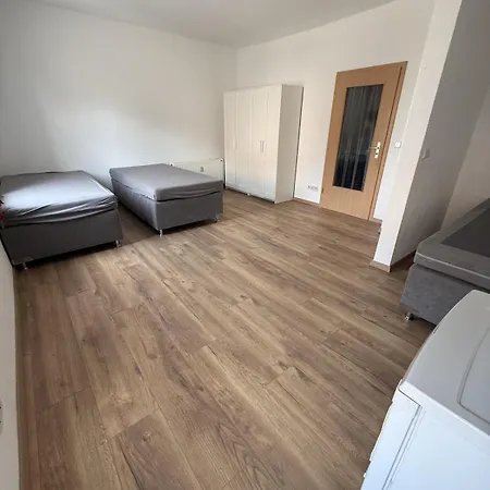 Cozy 3-person In Dresden, Well Connected Dresden
