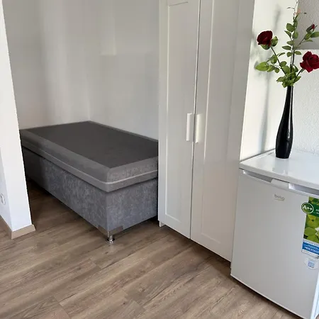 Quarto em Acomodações Particulares Cozy 3-person In Dresden, Well Connected